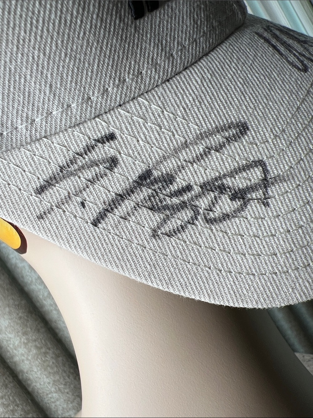Indycar 500 racing cap w/Signatures. Indy Racing collector lid - Picture 8 of 9